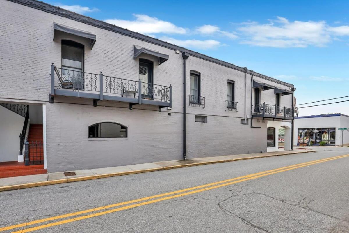Eagle'S Nest - Spacious Loft Downtown - Near Gsu 스테이츠보로 외부 사진