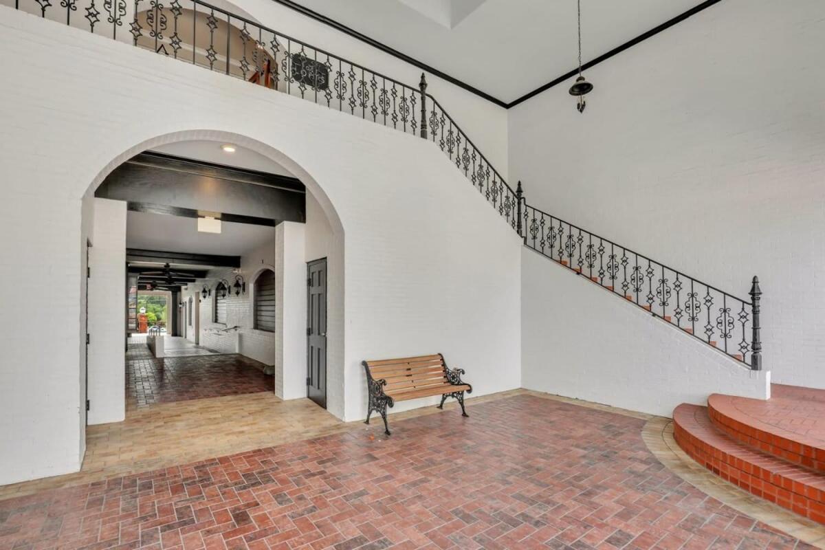 Eagle'S Nest - Spacious Loft Downtown - Near Gsu 스테이츠보로 외부 사진